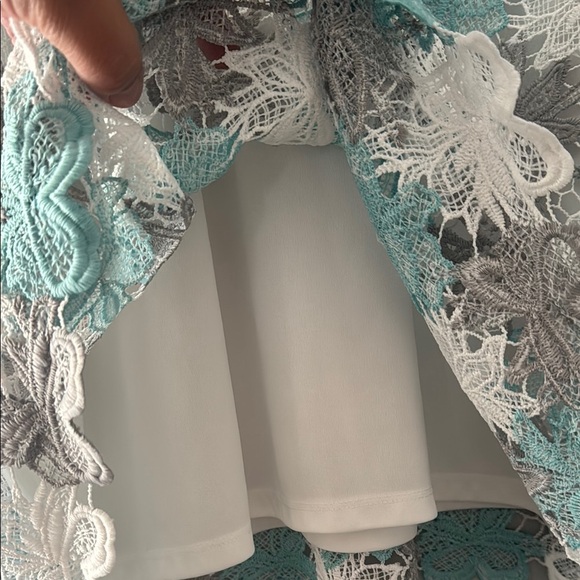 Alfred Dunner Women's Floral Lace Top - Gray and Blue 24 - Picture 3 of 8